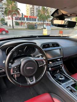 جاكوار XE